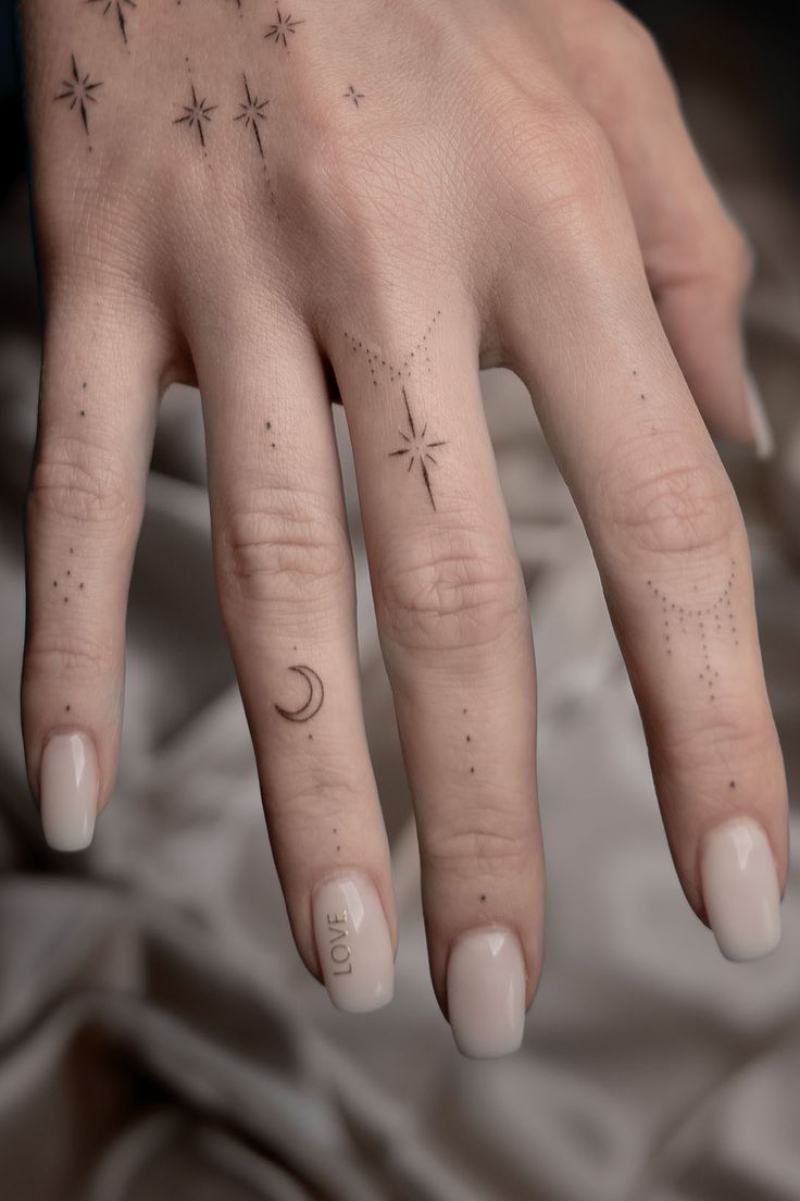 Disegni piccoli sulle mani - Foto: Pinterest
