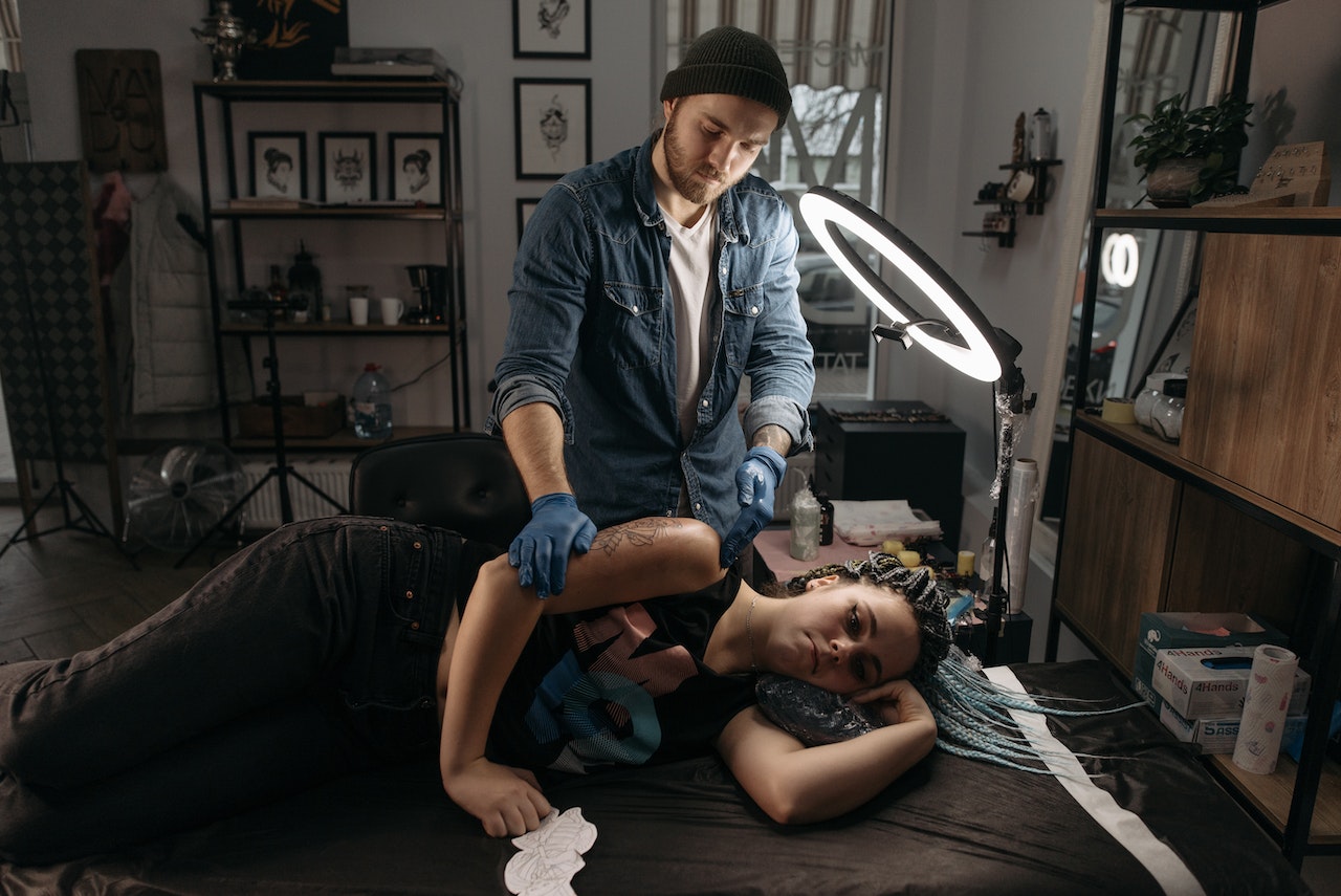 Rimozione tattoo - Foto di Pavel Danilyuk/ Pexels.com
