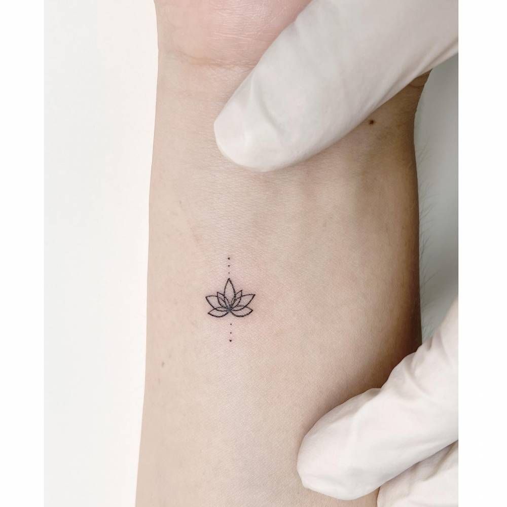 Tattoo minimalista - Foto: Pinterest.it
