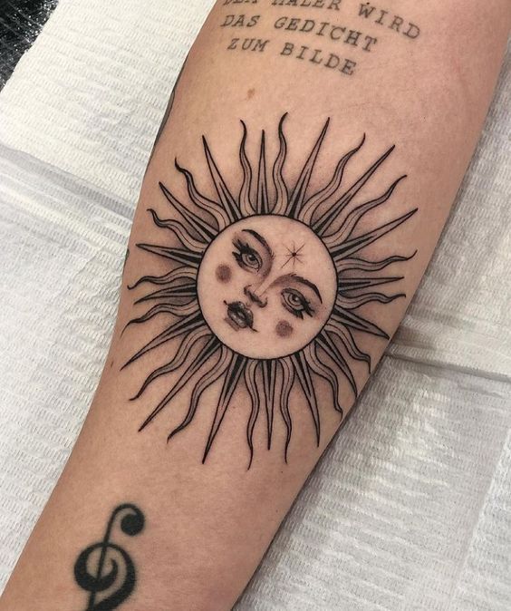 Tattoo sole - Foto: Pinterest.it