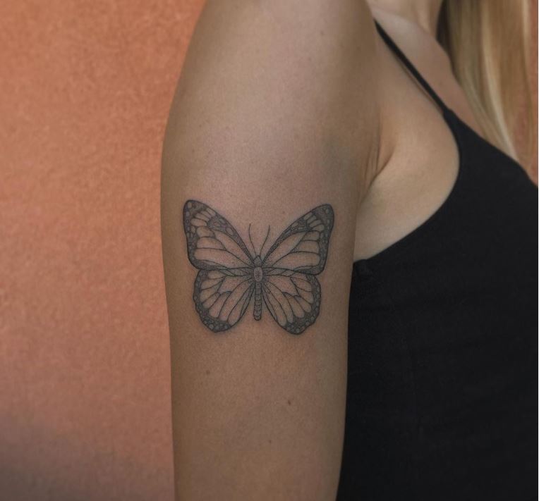 Tatuaggio farfalla realistica