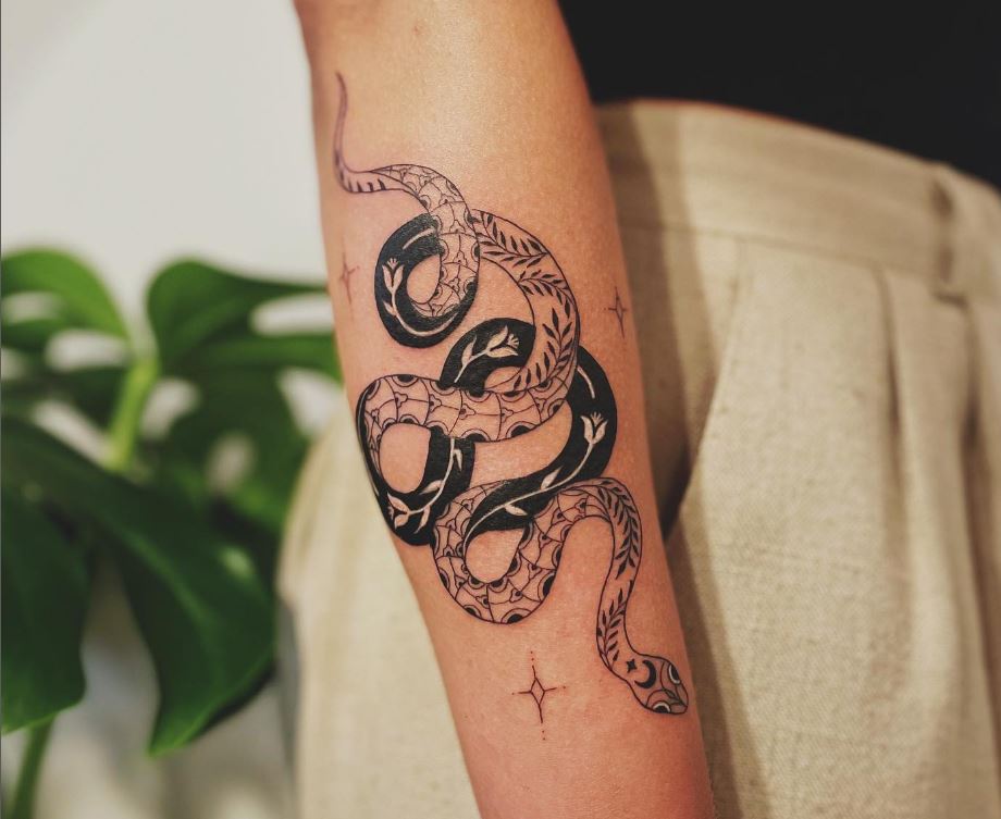 Tatuaggio serpente avambraccio