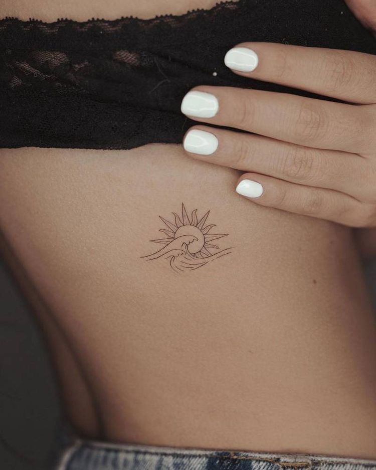Tattoo femminile - Foto: Pinterest.it