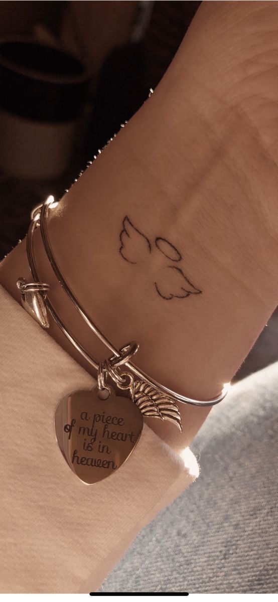 Tatuaggio femminile -Foto: Pinterest.it