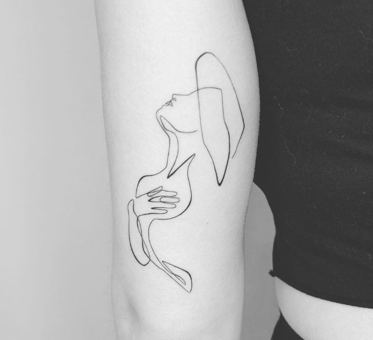 Tatuaggio sensuale bianco e nero
