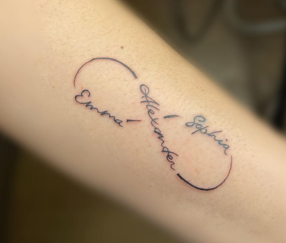 Nomi incisi nell'infinito