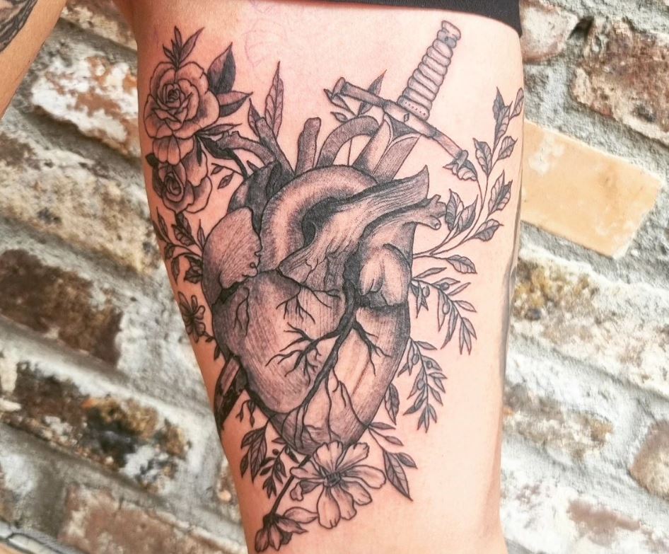 LOVE print - anatomical heart  Tatuaggi cuore anatomico, Idee per  tatuaggi, Tatuaggi girasole