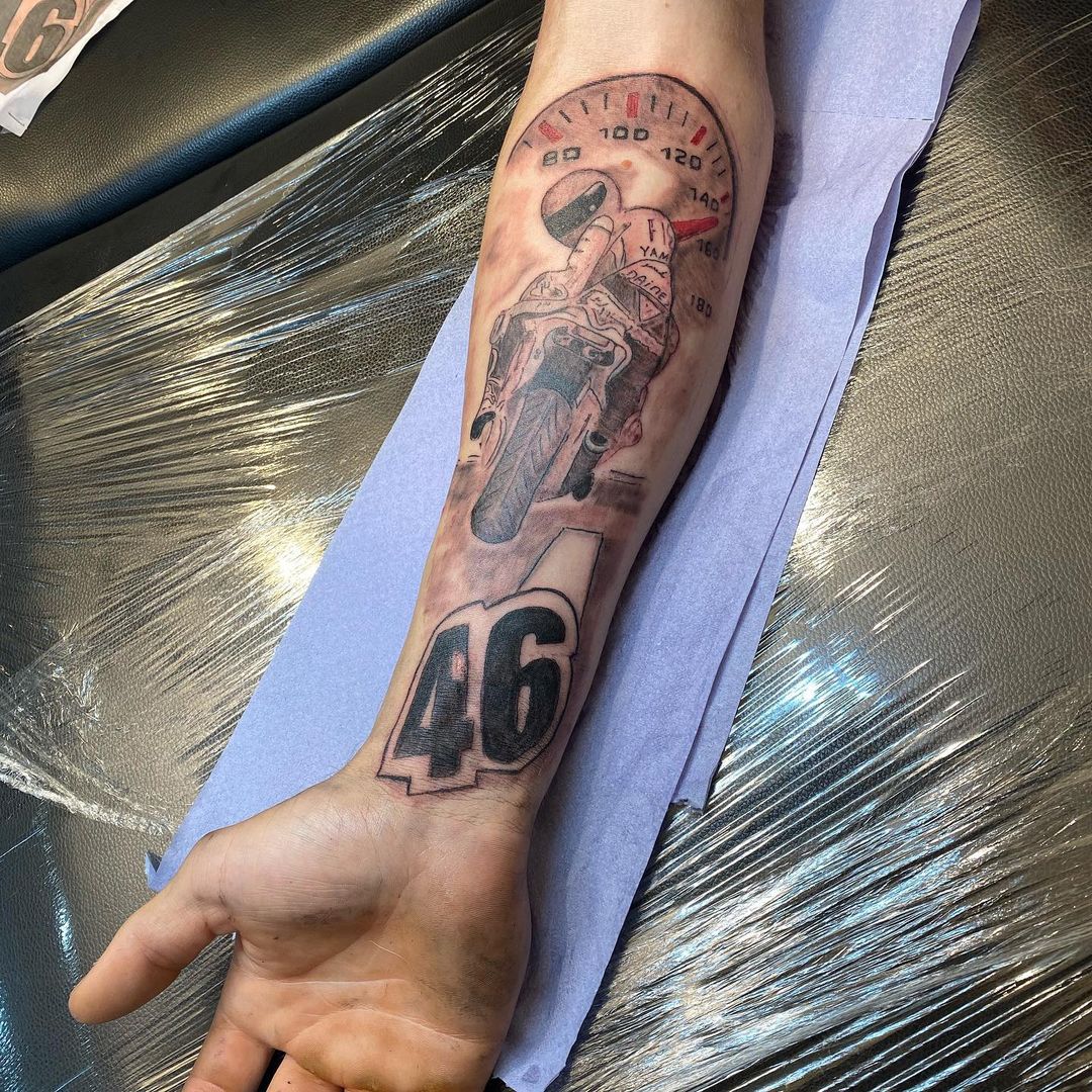 Tatuaggio dedicato a valentino rossi