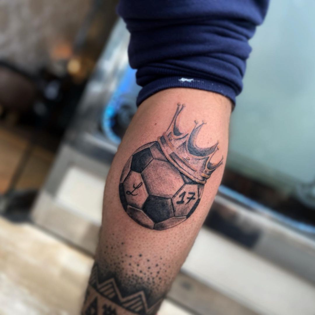 Tatuaggio di un pallone da calcio