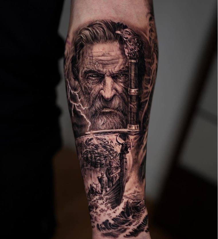 Tatuaggio nordico sul braccio realistico