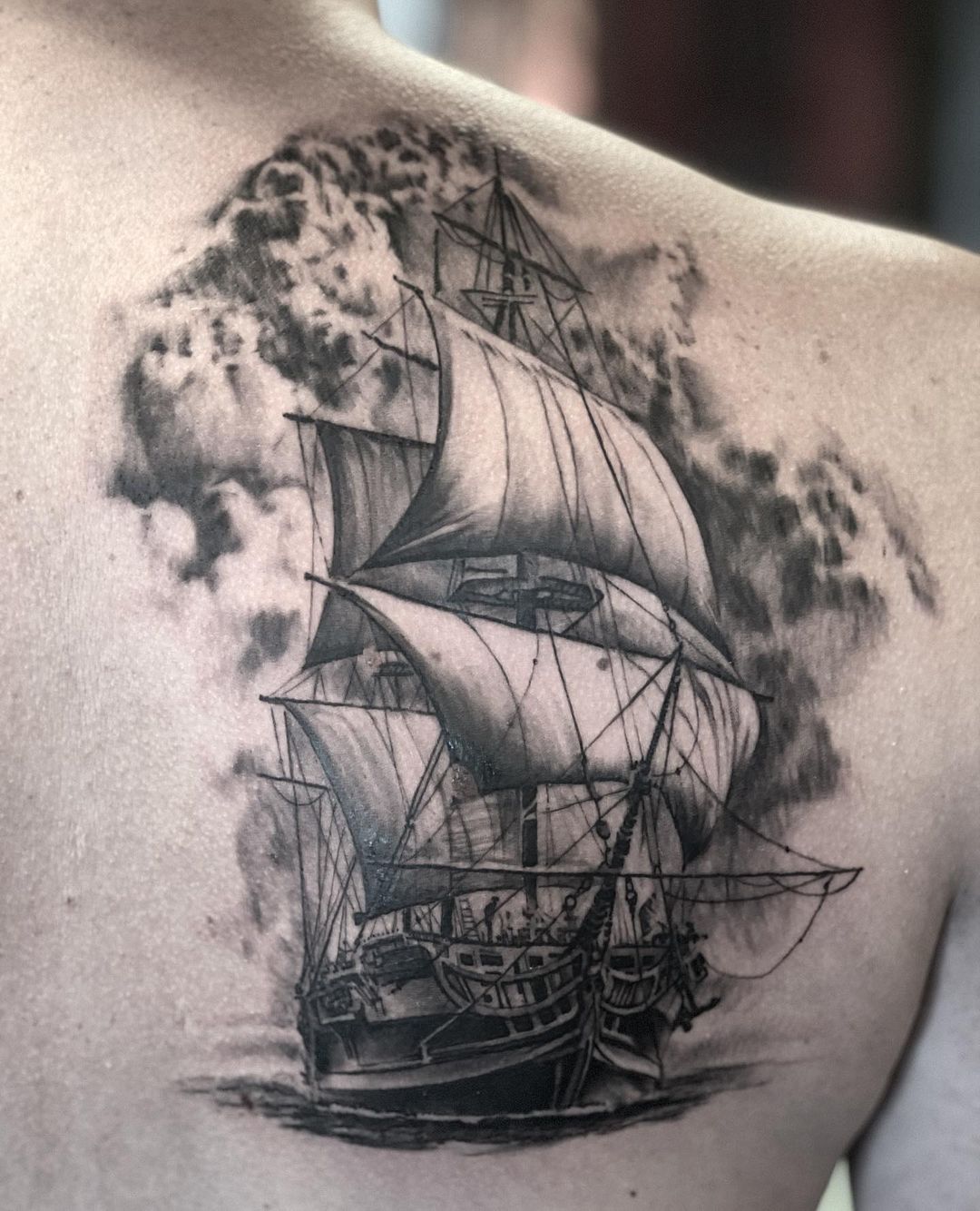 Veliero tatuaggio realistico